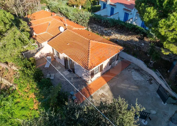 A Due Passi Dal Mare - Goelba