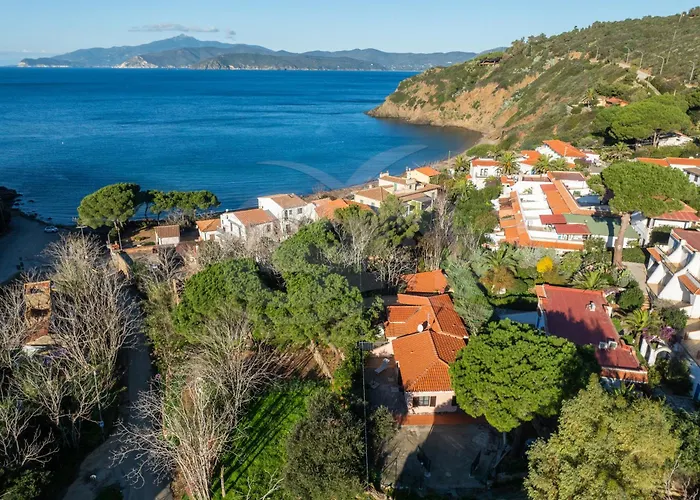 A Due Passi Dal Mare - Goelba *