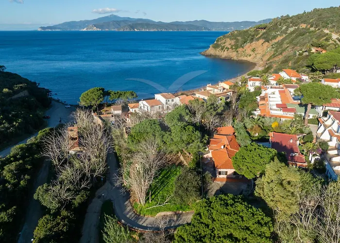 A Due Passi Dal Mare - Goelba *