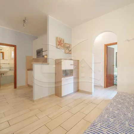 A Due Passi Dal Mare - Goelba